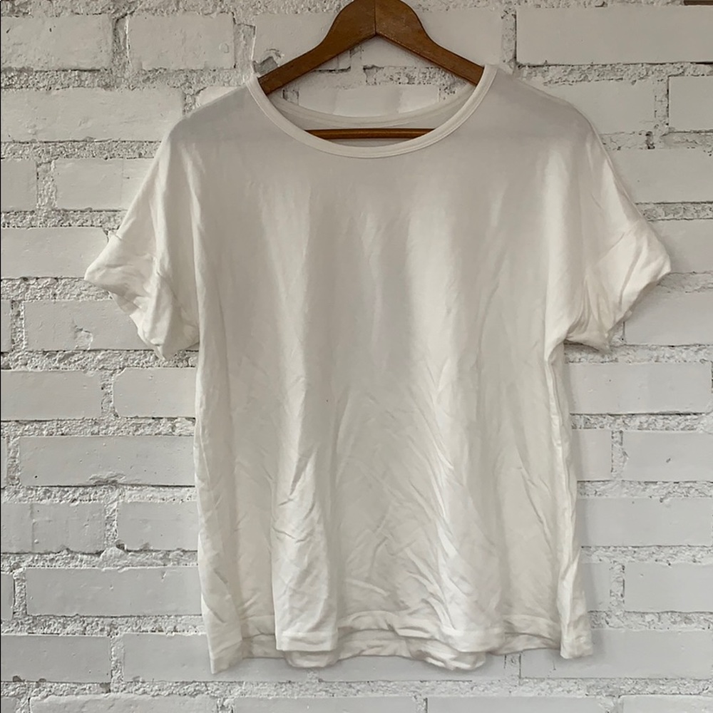 Workshop white tee